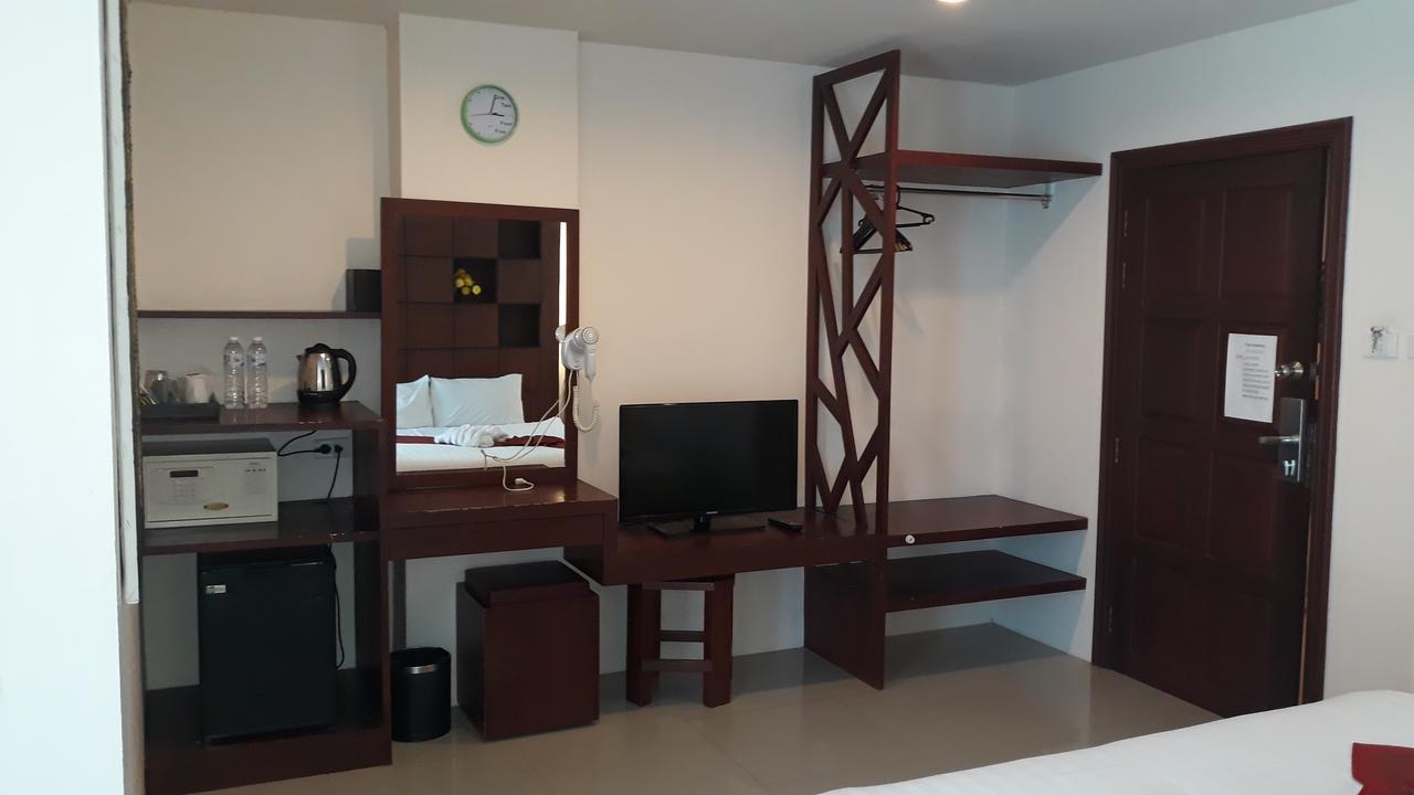 7 Sky Residency Hotell Patong Eksteriør bilde