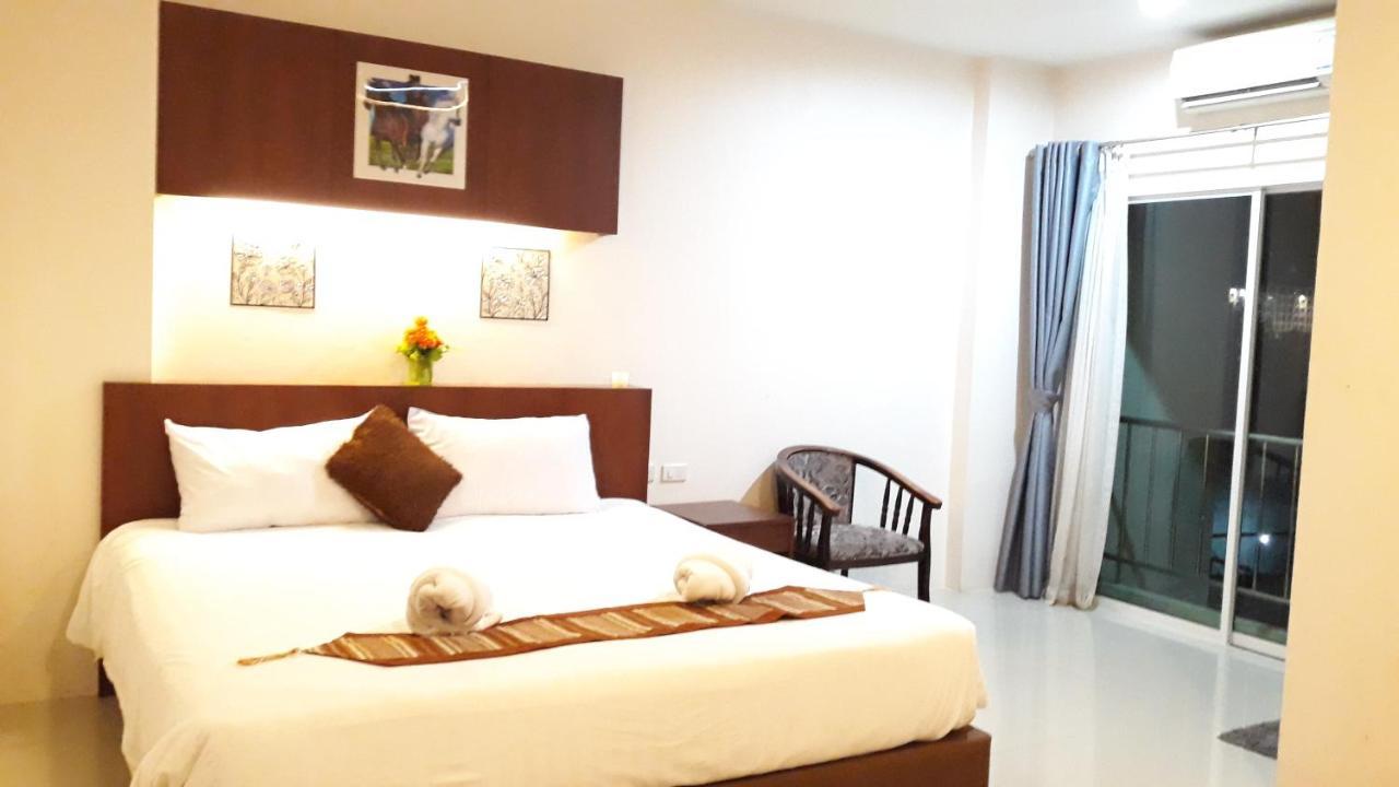 7 Sky Residency Hotell Patong Eksteriør bilde