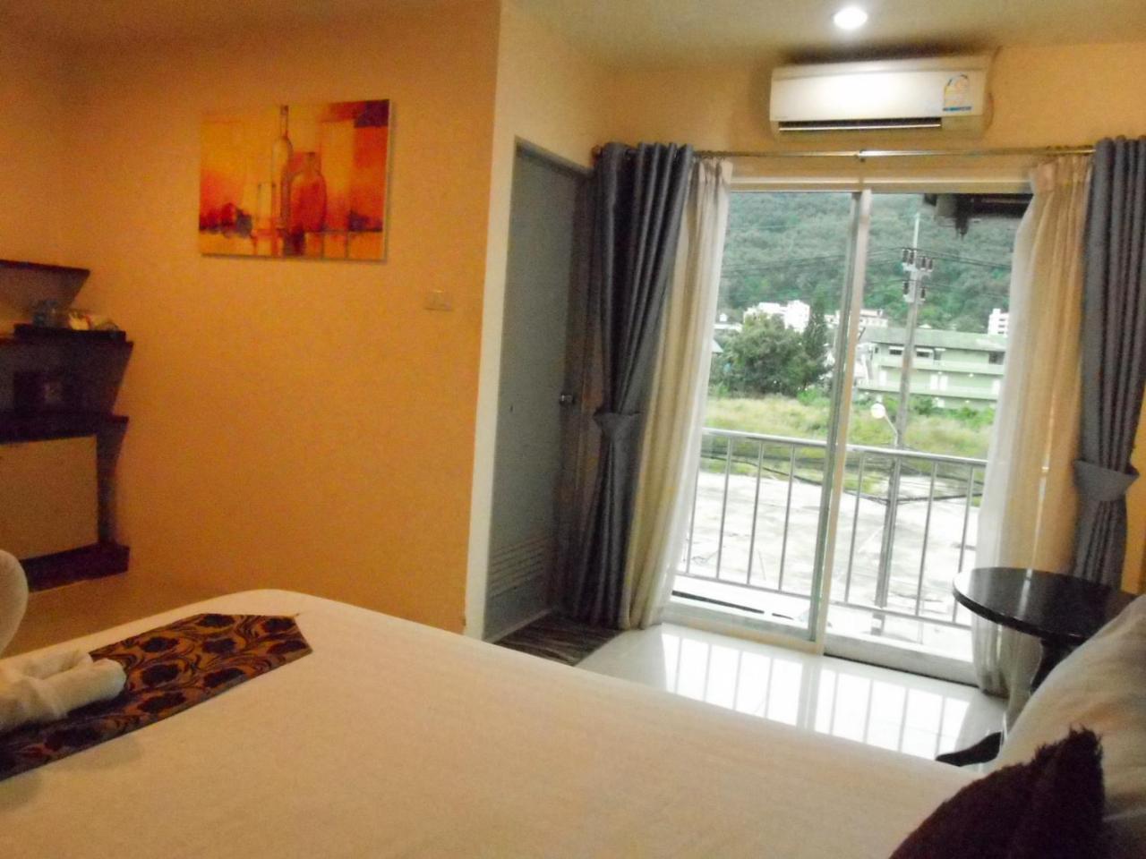 7 Sky Residency Hotell Patong Eksteriør bilde