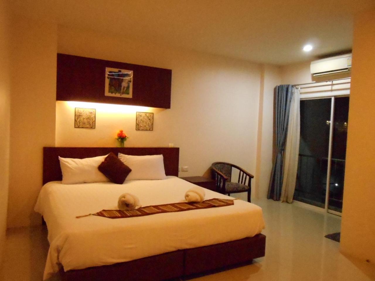 7 Sky Residency Hotell Patong Eksteriør bilde