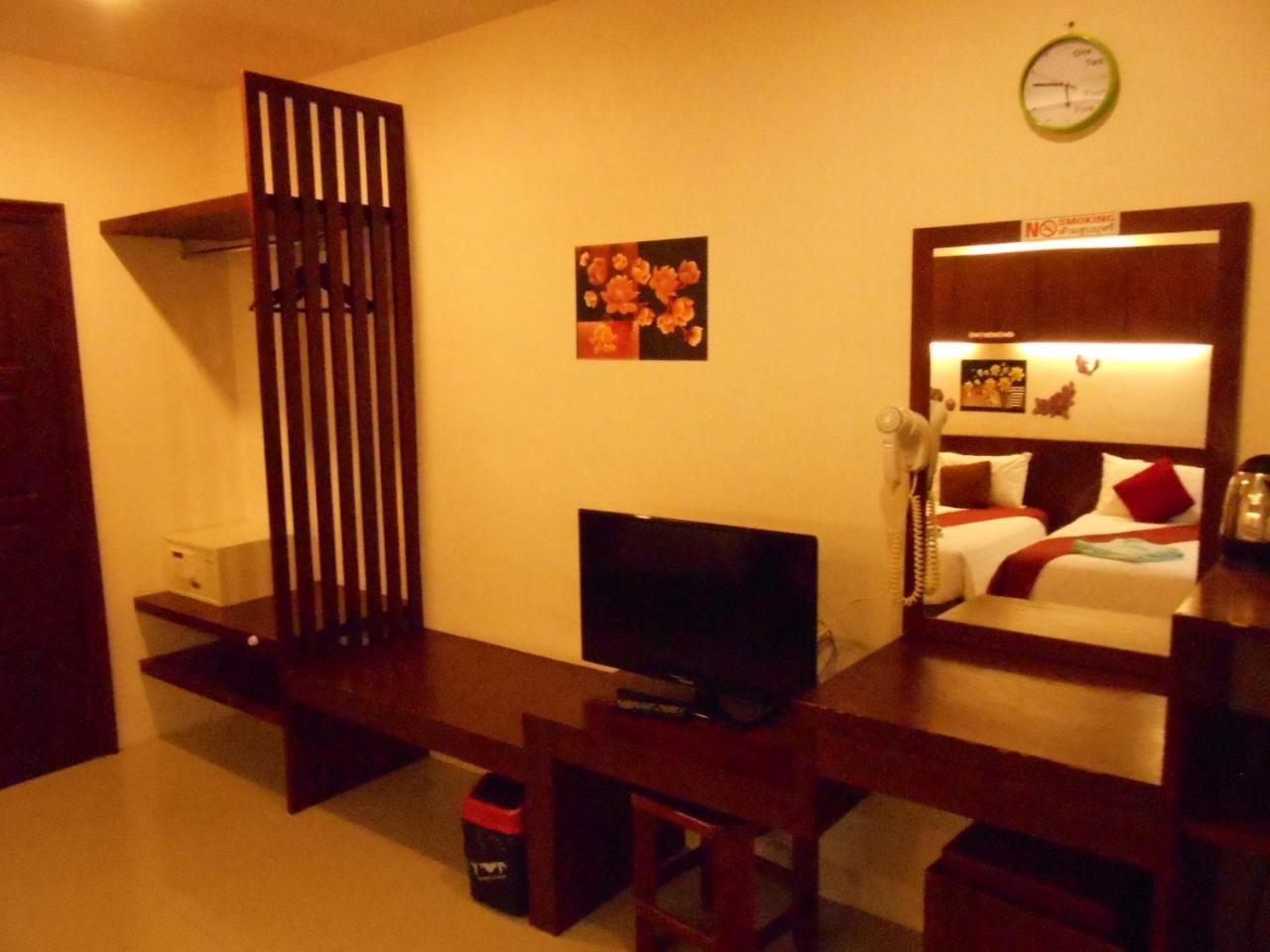 7 Sky Residency Hotell Patong Eksteriør bilde