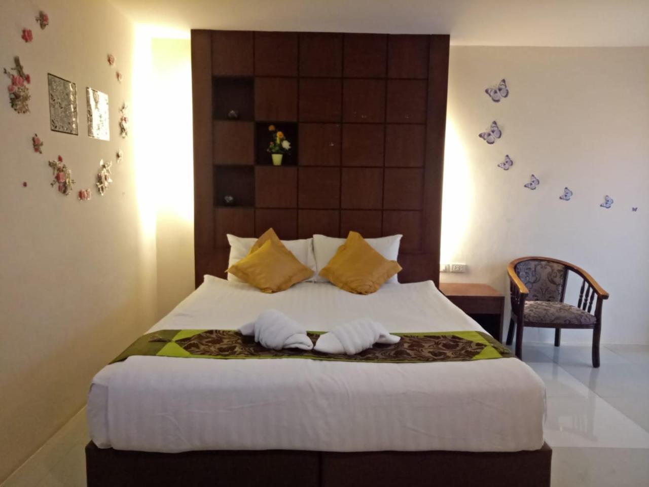 7 Sky Residency Hotell Patong Eksteriør bilde