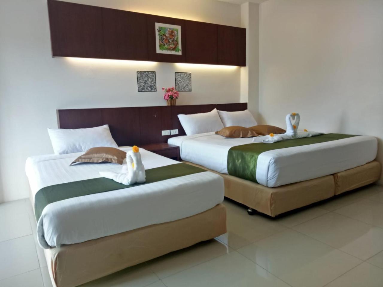 7 Sky Residency Hotell Patong Eksteriør bilde