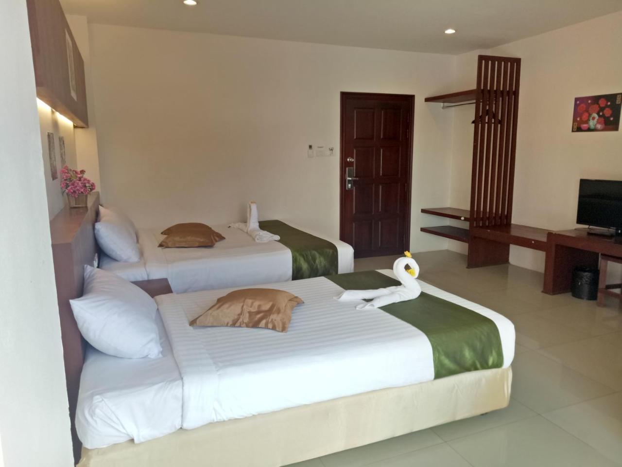 7 Sky Residency Hotell Patong Eksteriør bilde