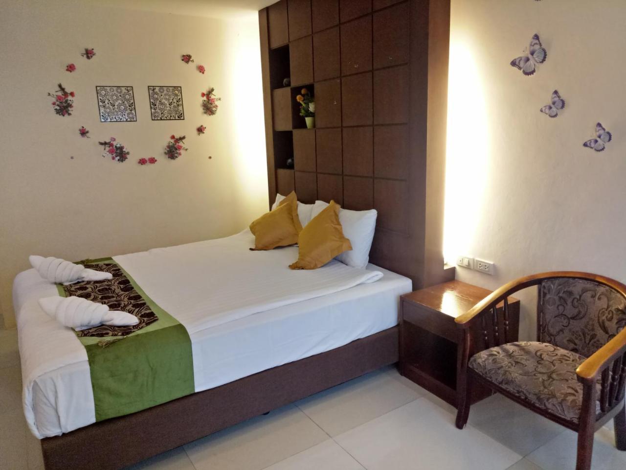 7 Sky Residency Hotell Patong Eksteriør bilde
