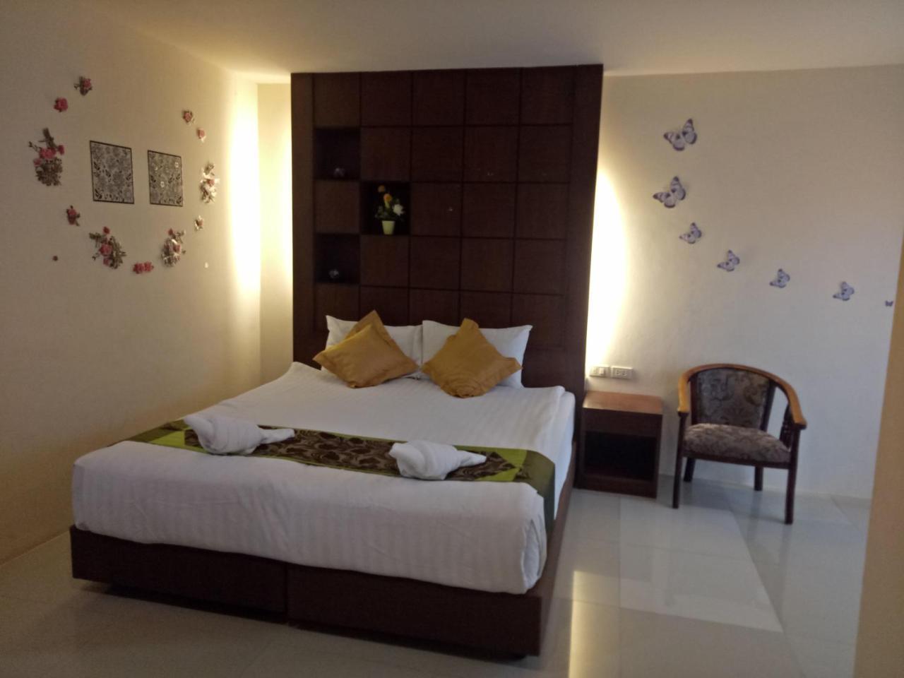 7 Sky Residency Hotell Patong Eksteriør bilde