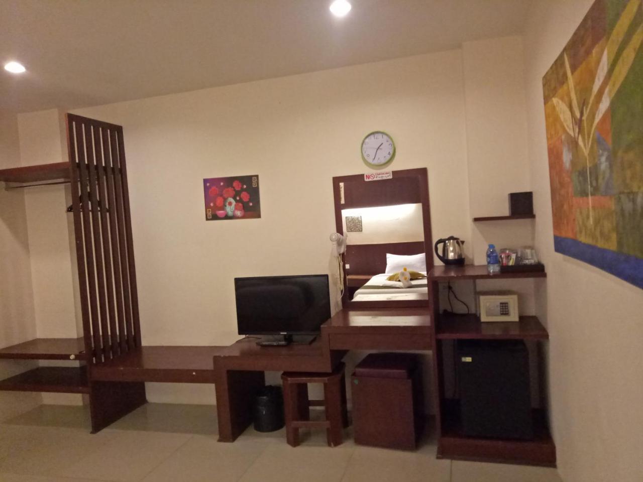 7 Sky Residency Hotell Patong Eksteriør bilde