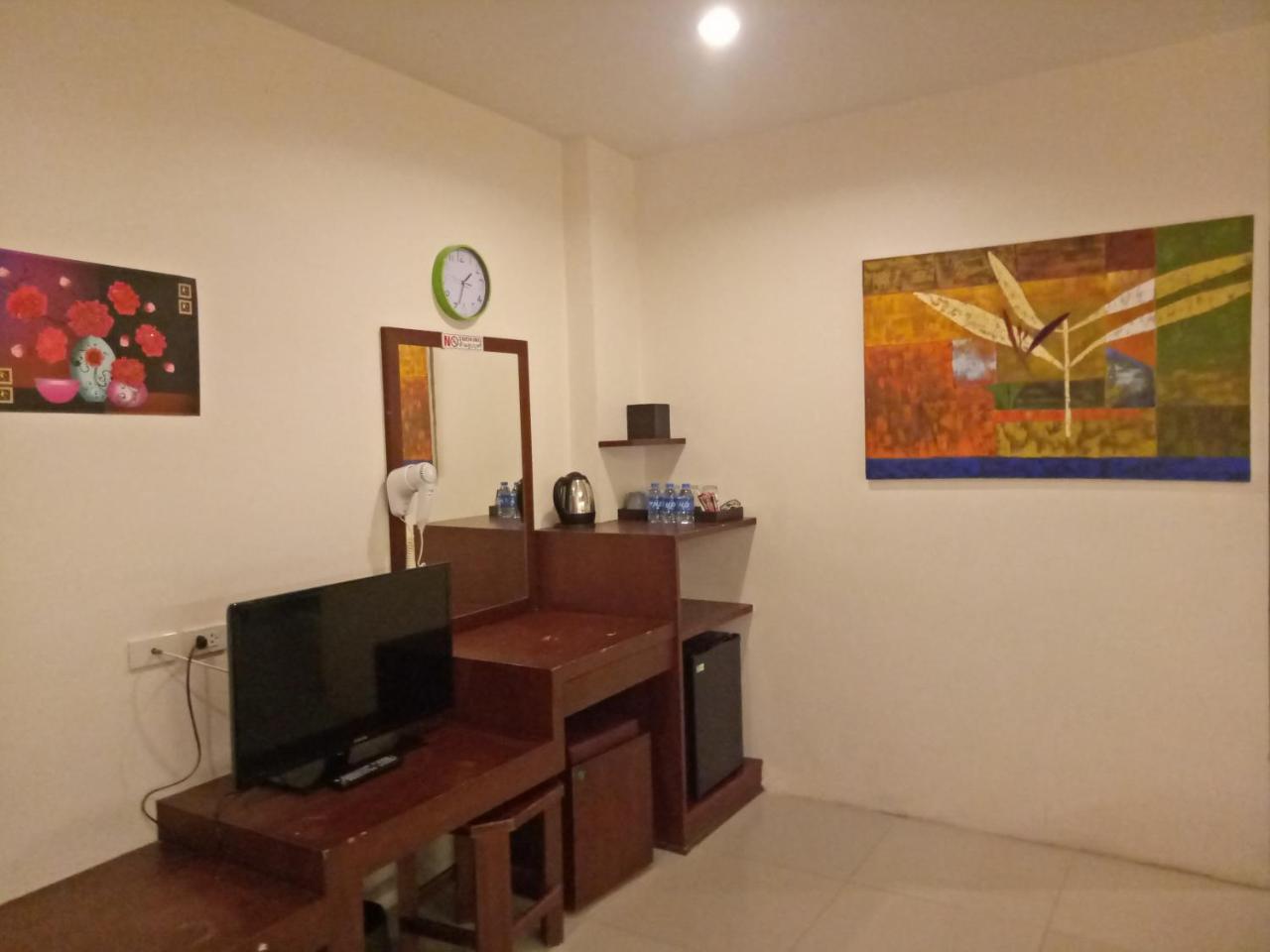 7 Sky Residency Hotell Patong Eksteriør bilde